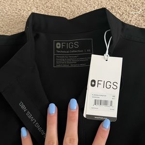 Figs scrub top